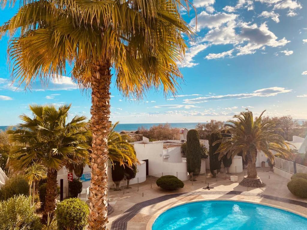LE CALI, P2 Cabine dans une résidence avec piscine, vue mer et parking privé La Grande-Motte Exterior foto